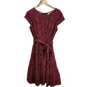 Burgundy Short Sleeve A-Line Lace Midi Dress by Muadress | Large